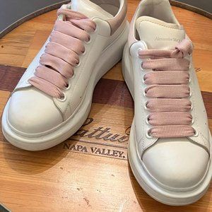 Alexander McQueen Sneakers in Pink Suede, size 37D - VGUC